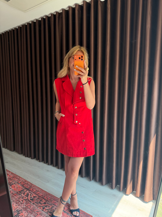 Orijinal Model , Asimetrik Kesim , Gold Düğmeli Kırmızı Gabardin Elbise