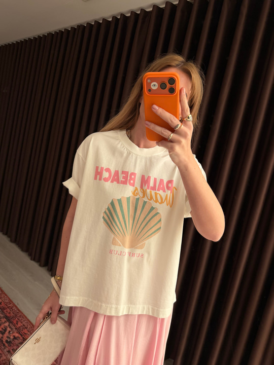 Deniz Kabuğu , Beyaz T-shirt