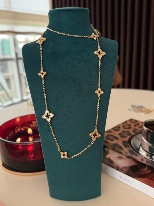 Orijinal Model , Gold , LV Kolye