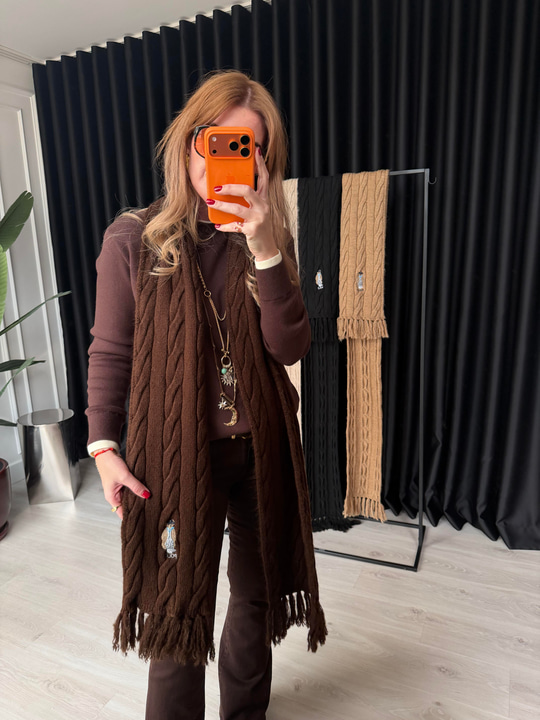 Orijinal Model Teddy İşlemeli Acıkahve Atkı