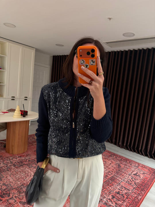 Önü Pul İşlemeli, Fermuarlı Lacivert Triko