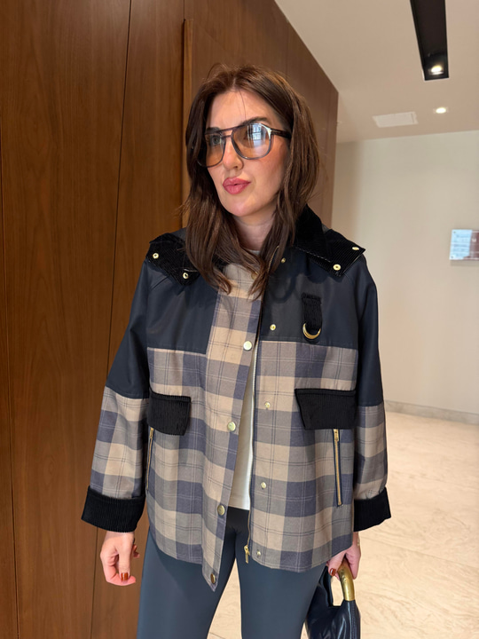 Orijinal Model , Kadife Detaylı , Lacivert Ekoseli , Tasarım Trençkot