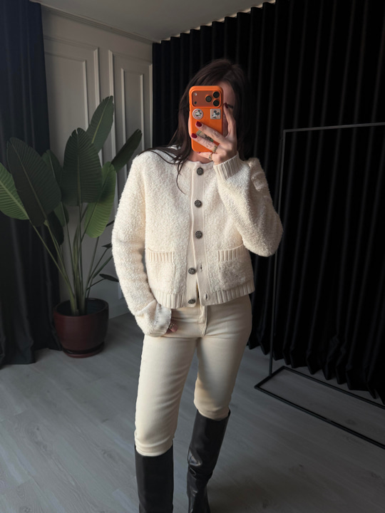 Orijinal Model , Tasarım Düğmeli , Ekru , Teddy Triko