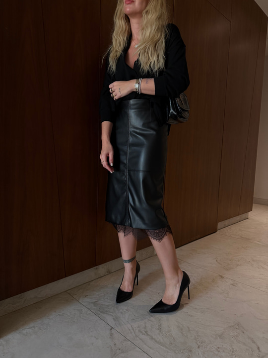 Dantel Detaylı Siyah Premium Deri Kalem Etek