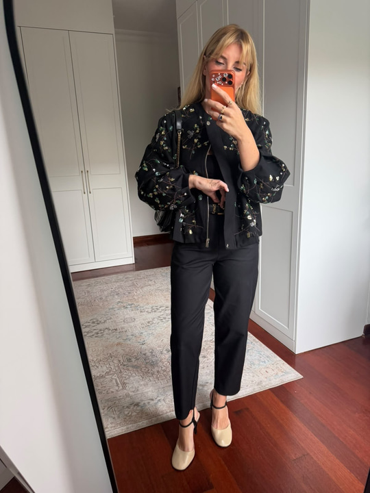 Orijinal Model , Asimetrik Kesim , Siyah Havuç Pantolon