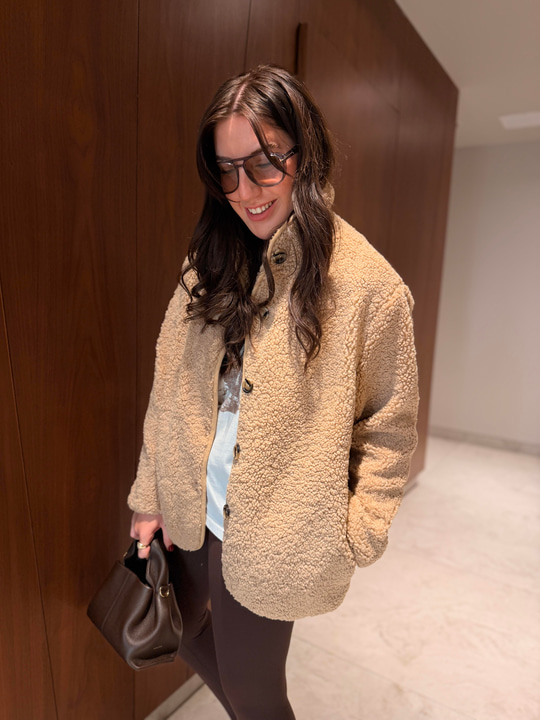 Oysh Model , Camel Teddy Mont