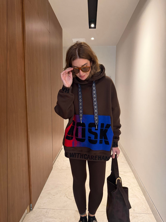 Acı Kahve , Tasarım , Şardonlu Sweatshirt