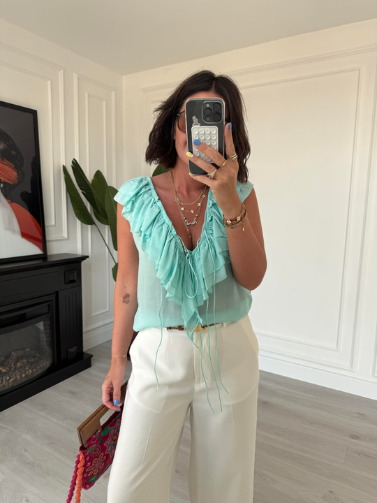 Fırfır Detaylı , Premium Seri , Su Yeşili , Kolsuz Bluz