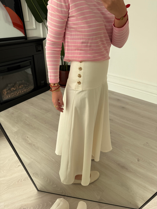 Orijinal Model , Yandan Gold Düğmeli , Premuim , Midi Boy , Ekru Gabardin Etek