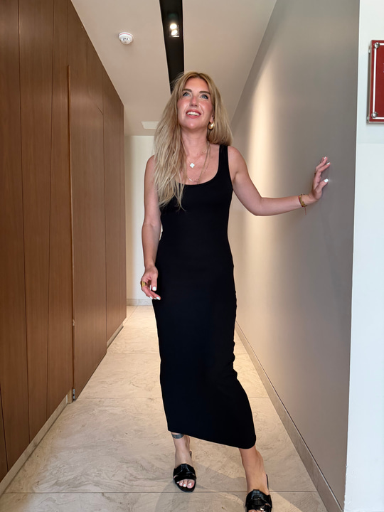 Gögüs Pedli , Toparlayıcı Siyah Elbise