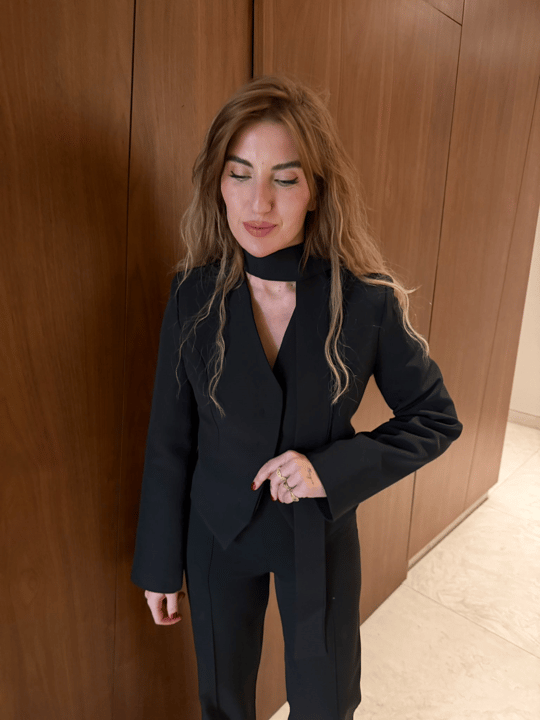 Gizli Düğmeli , Fularlı , Siyah Blazer Ceket