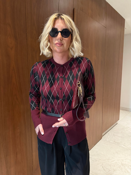 Orijinal Model , Bordo & Siyah Baklava Desenli , Kemerli Triko Hırka