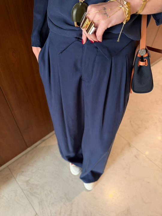 Kayık Yaka , Premium Tencel , Lacivert Takım