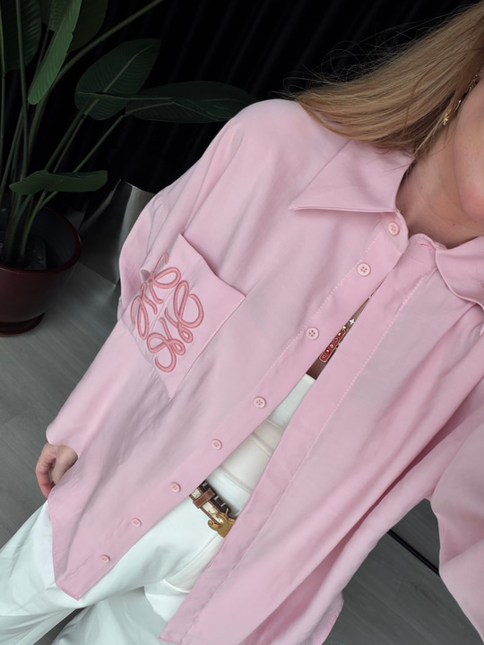 Marka Logo İşlemeli , Pembe Tencel Gömlek 