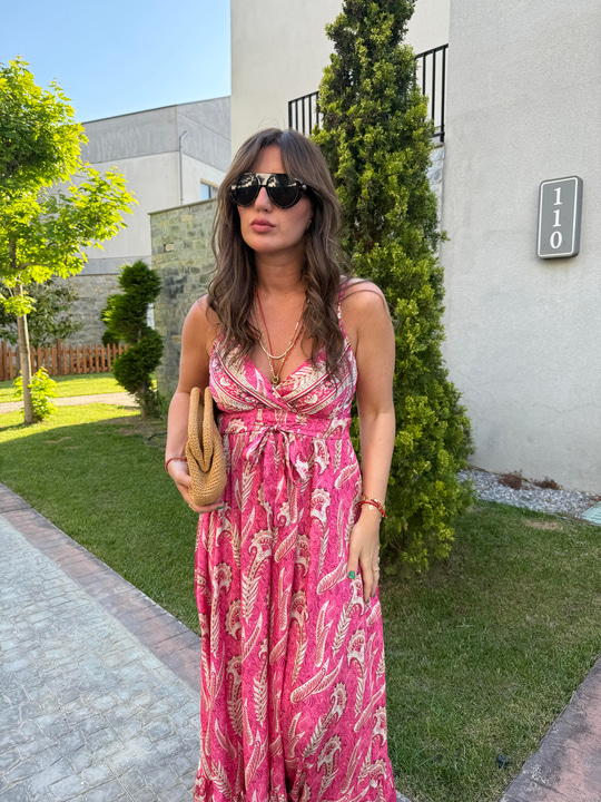 Belden Bağlamalı , Askılı , Pembe Şal Desenli , İthal Elbise