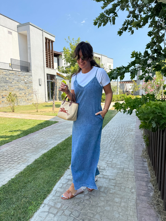 Premium , Beyaz Modal Bluz & Askılı Jean Elbise