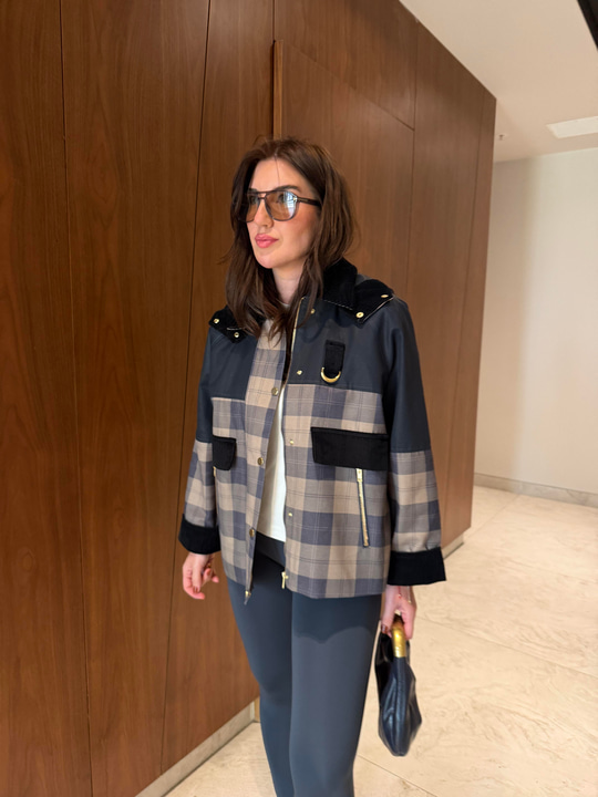 Orijinal Model , Kadife Detaylı , Lacivert Ekoseli , Tasarım Trençkot