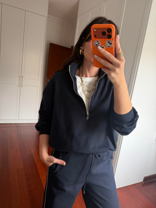 Beyaz t-shirt detaylı, lacivert premium takım