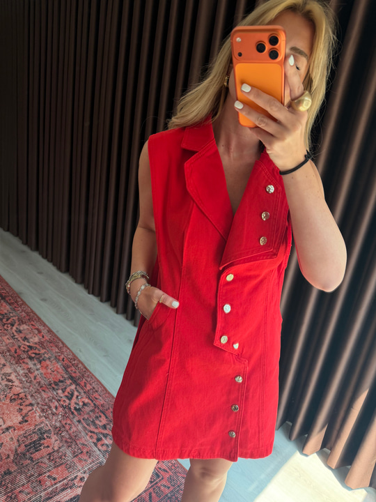 Orijinal Model , Asimetrik Kesim , Gold Düğmeli Kırmızı Gabardin Elbise