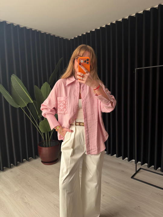 Marka Logo İşlemeli , Pembe Tencel Gömlek 