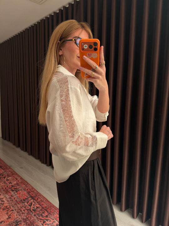 Orijinal Model , Kolları Dantel Şeritli , Premium Gömlek