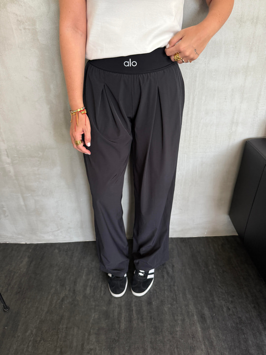 Orijinal Marka , Kalın Lastik Kemerli ,Teknik Kumaş , Siyah Pantolon 