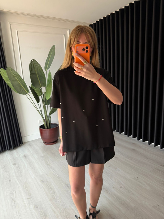 Orijinal Model , Zımba Detaylı , Siyah Modal T-shirt