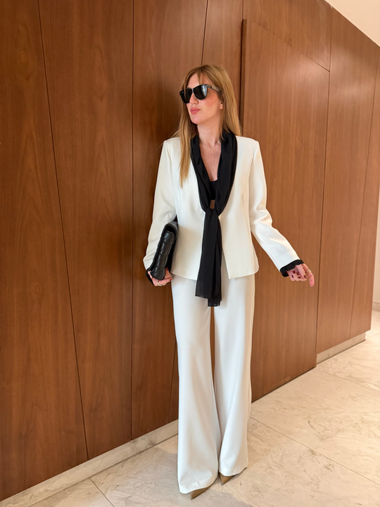 Orijinal Model , Fularlı , Premium Beyaz Takım