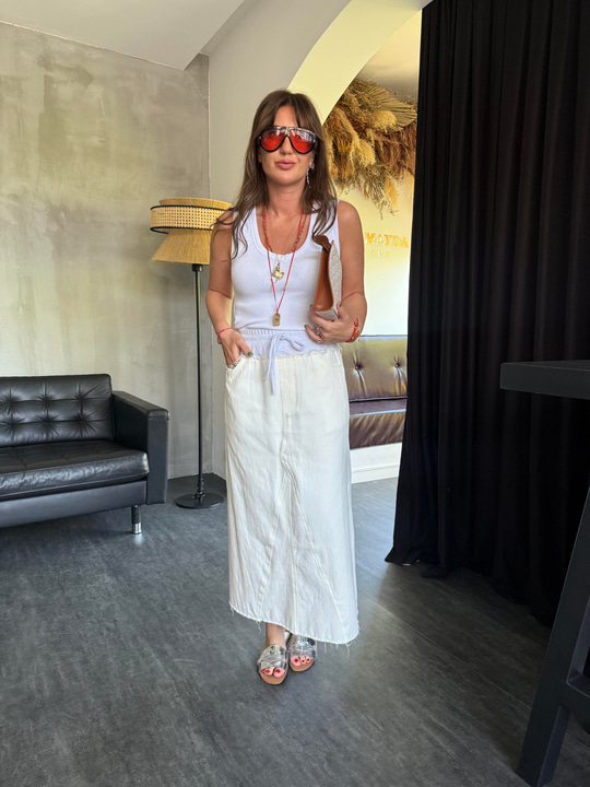 Orijinal Model , Beli Lastikli , Beyaz Jean Etek