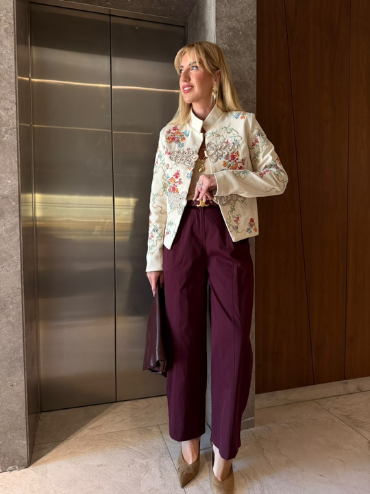 Orijinal Model , Çiçek Nakışlı , Bej Gabardin Ceket