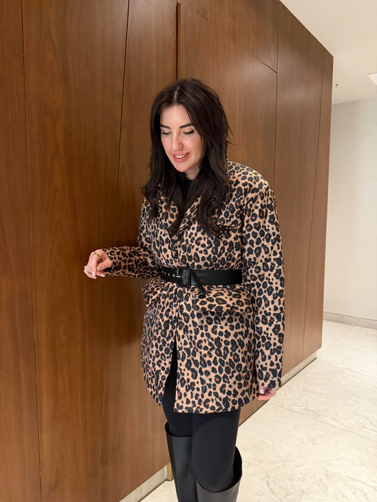 Orijinal Model , Taş İşleme Aksesuarlı , Kemerli , Şişme Leopar Mont