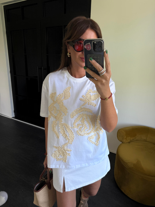 Bej Kabartmalı , %100 Coton , Beyaz T-shirt