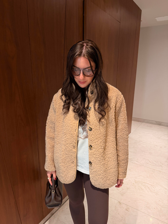 Oysh Model , Camel Teddy Mont