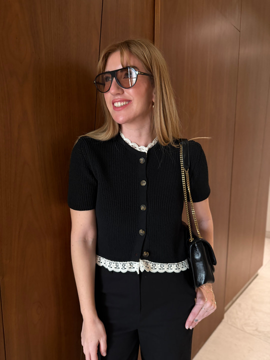 Güpür Detaylı , Siyah Merserize Hırka