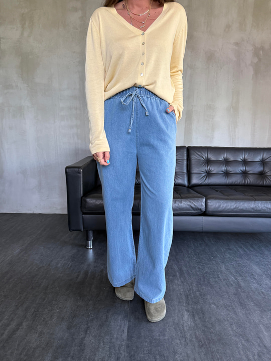 Beli Lastikli , Yazlık Jean Palazzo