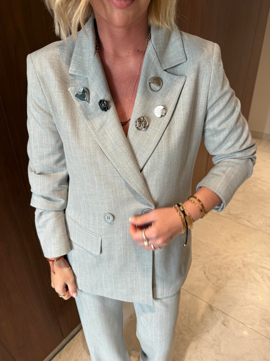 Gri , Çizgili , Metal Broşlu , Premium Blazer Ceket 