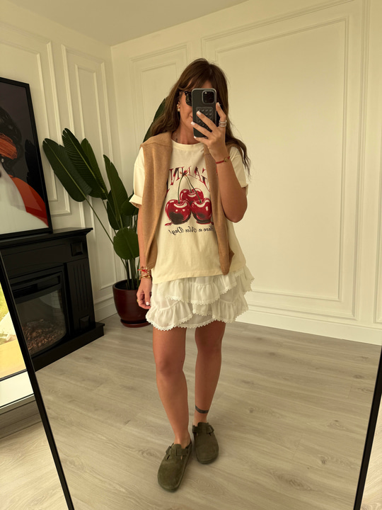 Logolu, Kırmızı Desenli T-Shirt