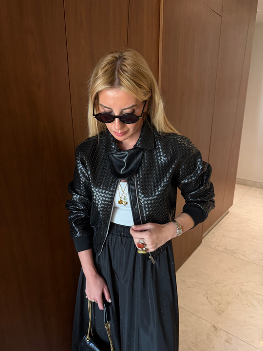 Orijinal Model , Bottega Model , Çıkabilir Yakalı , Premium Deri , Siyah Bomber Ceket