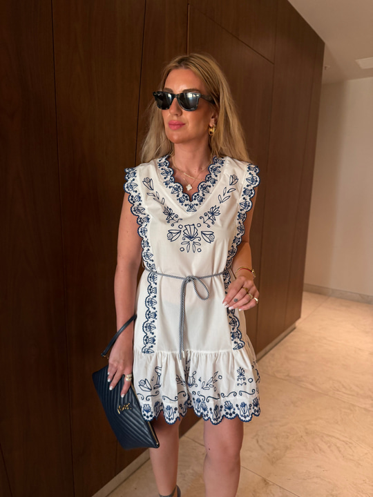 Orijinal Model , Belden Bağlamalı , Beyaz & Mavi Fistolu Elbise