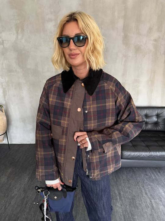 Orijinal Model , Lacivert Ekoseli , Kadife Yaka , Kışlık Mont