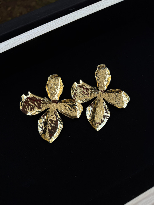 Gold , Çiçekli Metal Küpe