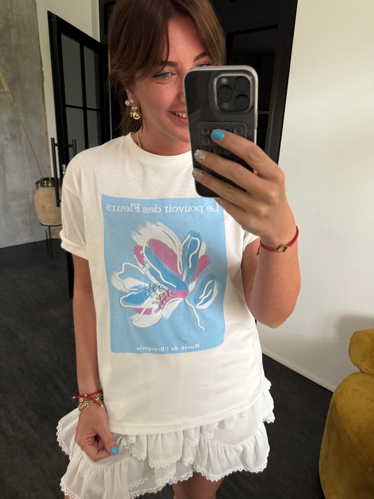 Taş İşlemeli, Mavili Desenli , Beyaz T-shirt
