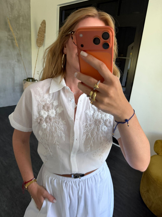 %100 Cotton , Çiçek Nakışlı Beyaz Gömlek