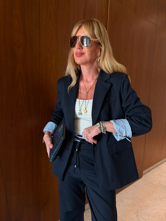 Orijinal Model , Arkası Yırtmaçlı , Lacivert Ceket Takım