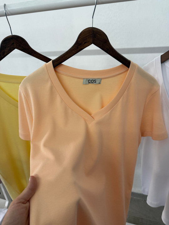 Orijinal Marka %100 Cotton Kayısı Rengi V Yaka T-shirt