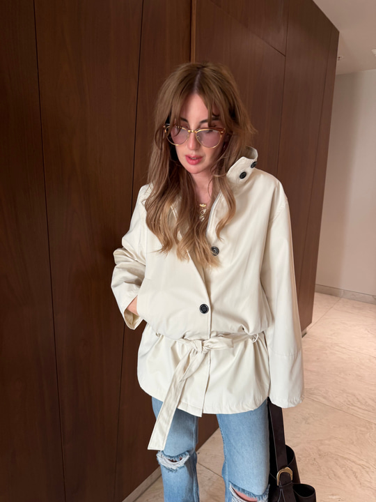 Orijinal Model , Belden Bağlamalı , Dik Yaka , Ekru Trençkot