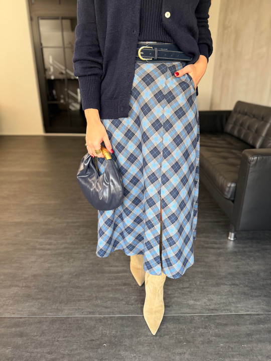 Lacivert Kemerli , Yırtmaçlı Ekose Etek