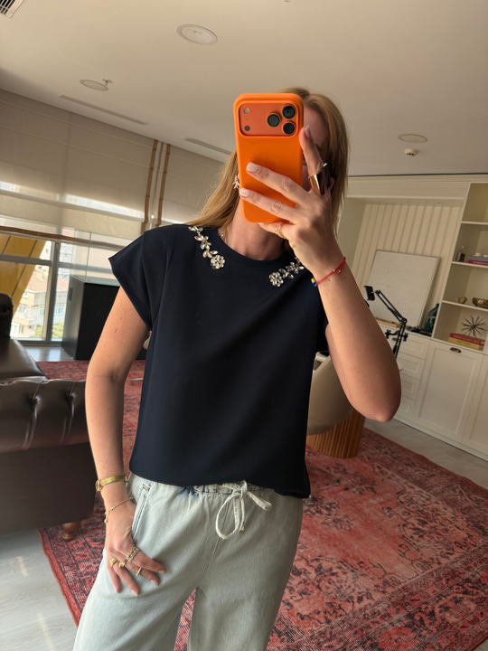 Orijinal Marka , Yakası Taşlı , Vatkalı Lacivert Modal T-shirt