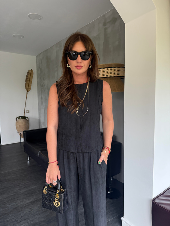 Orijinal Marka , Gizli Düğmeli , Beli Lastikli , Siyah Takım