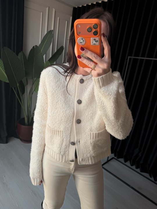 Orijinal Model , Tasarım Düğmeli , Ekru , Teddy Triko